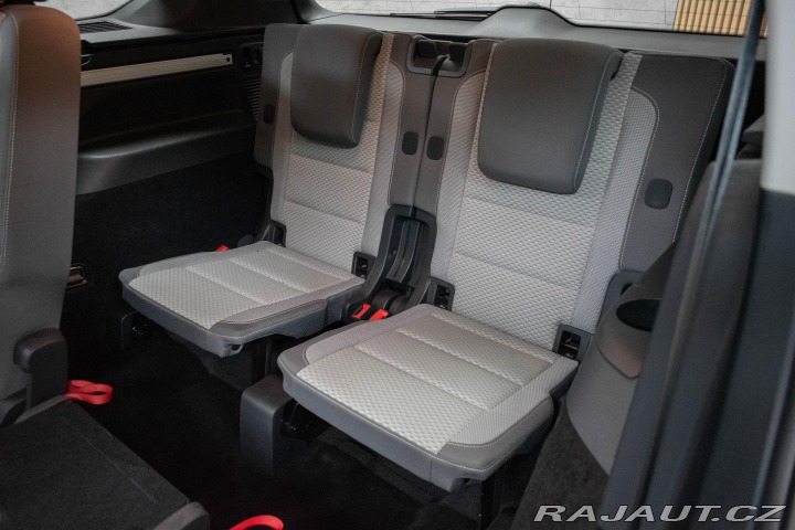 Volkswagen Touran 1.5 TSI 7.MÍST*TAŽNÉ*DPH* 2023