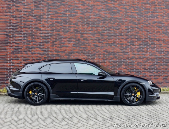 Porsche Taycan Turbo S | PDCC - Pasažie 2023