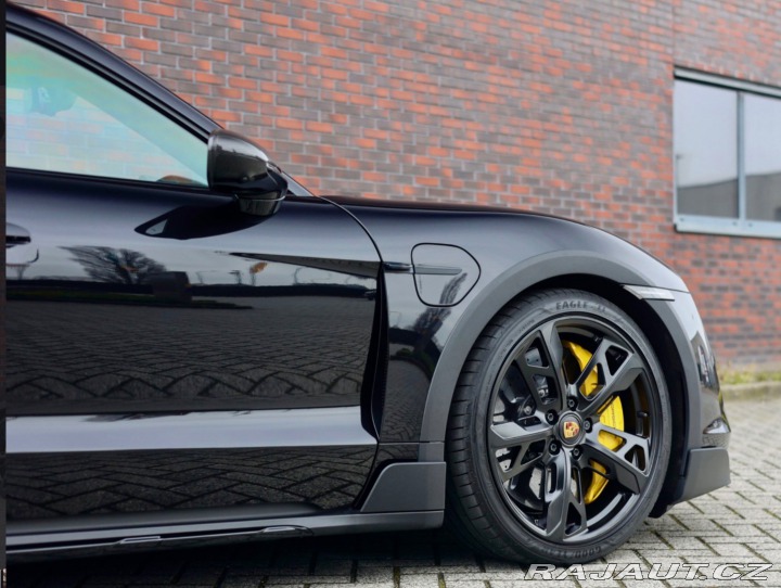 Porsche Taycan Turbo S | PDCC - Pasažie 2023