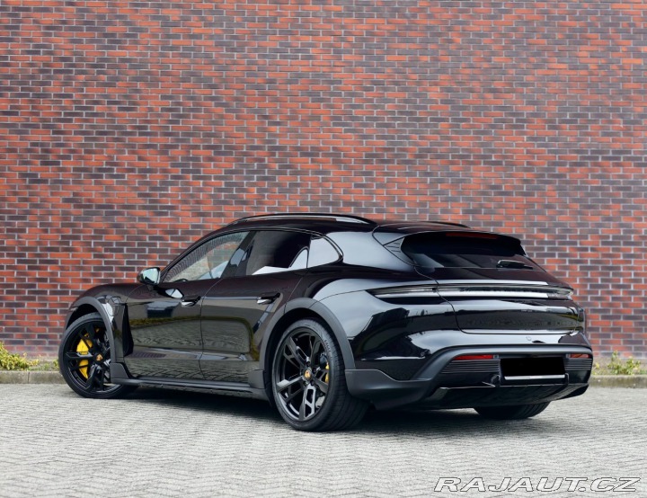 Porsche Taycan Turbo S | PDCC - Pasažie 2023