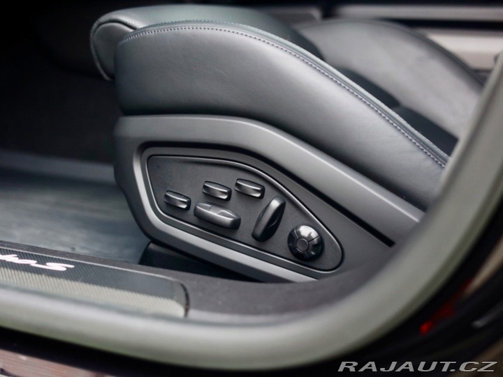 Porsche Taycan Turbo S | PDCC - Pasažie 2023