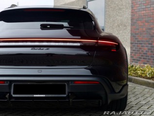 Porsche Taycan Turbo S | PDCC - Pasažie 2023