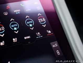 Porsche Taycan Turbo S | PDCC - Pasažie 2023