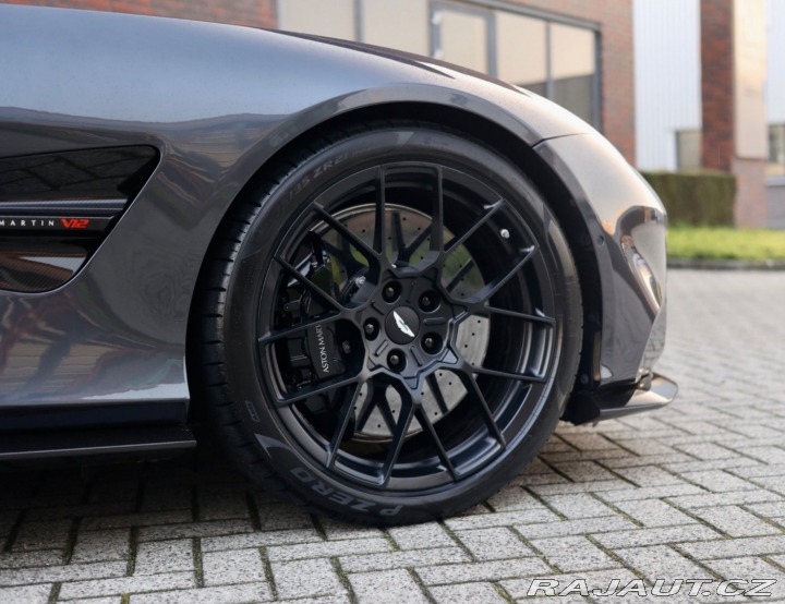 Aston Martin Vanquish 5.2 V12 | Nový model - Q 2024