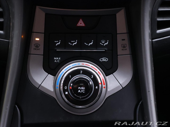 Hyundai Elantra 1,6 i 97kW CZ Comfort Kli 2013