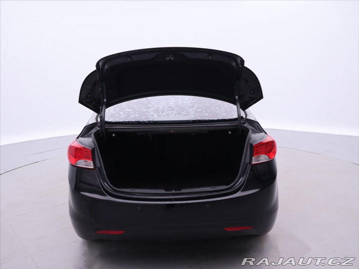 Hyundai Elantra 1,6 i 97kW CZ Comfort Kli 2013
