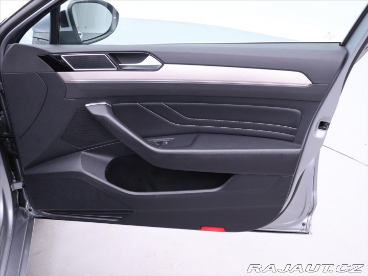 Volkswagen Passat 2,0 TDI 140kW DSG Eleganc 2019