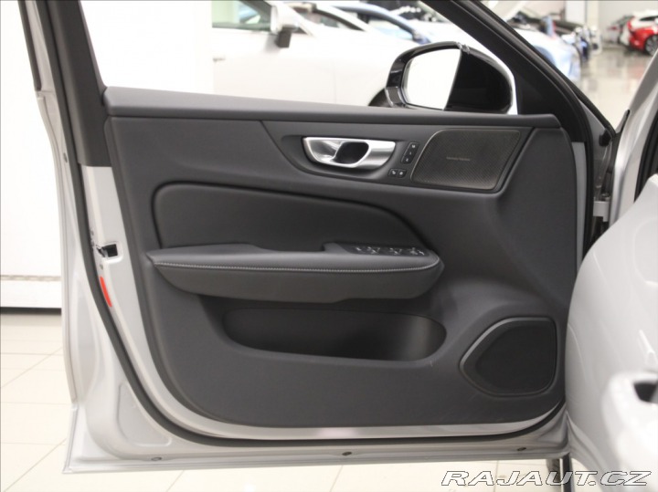 Volvo S60 2,0 T8 AWD 455koní Ultima 2024