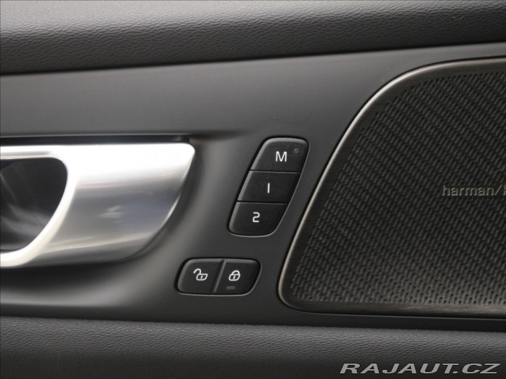 Volvo S60 2,0 T8 AWD 455koní Ultima 2024