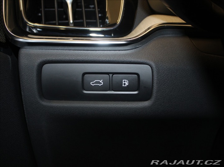 Volvo S60 2,0 T8 AWD 455koní Ultima 2024