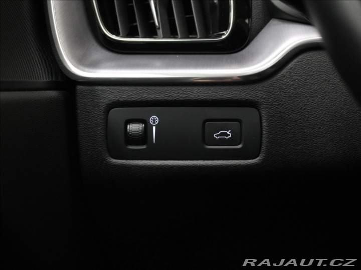 Volvo XC60 2,0 T5 250k.Mom.PRO BLIS 2019