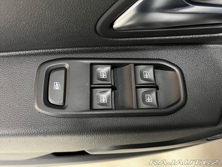 Dacia Duster 1.6 SCE 4WD, KLIMA, TAŽNÉ 2019