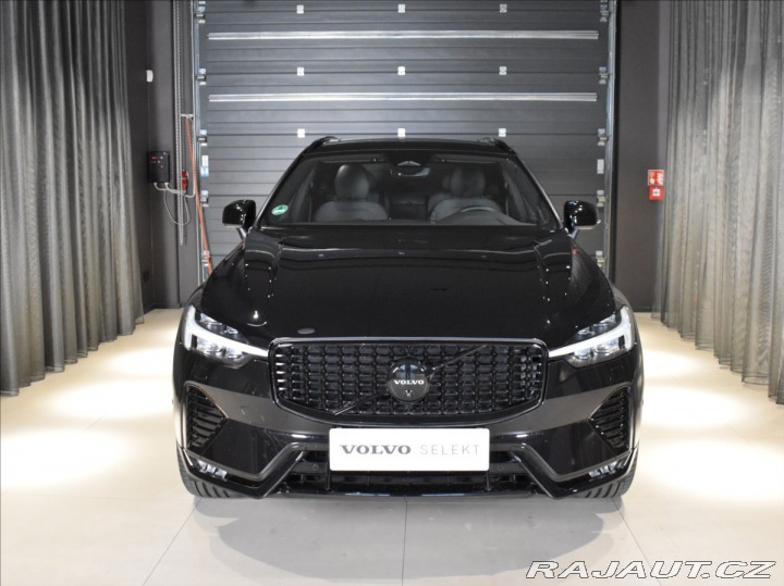 Volvo XC60 2,0 B5 AWD Black Edition 2025
