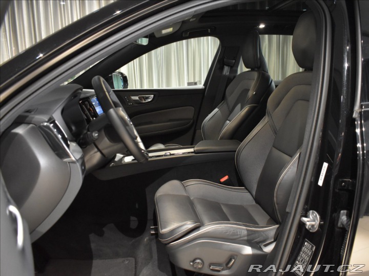 Volvo XC60 2,0 B5 AWD Black Edition 2025