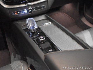 Volvo XC60 2,0 B5 AWD Black Edition 2025