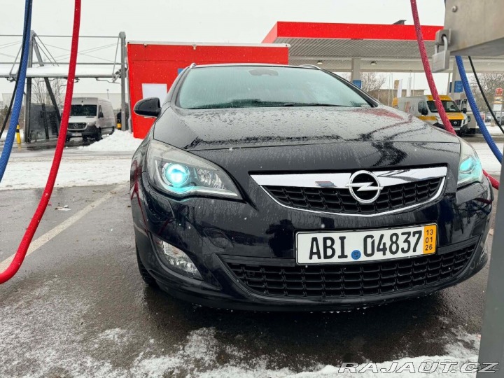 Opel Astra 2,0 J sportes tovrer 2011