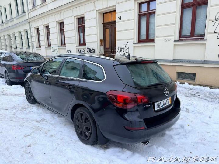 Opel Astra 2,0 J sportes tovrer 2011