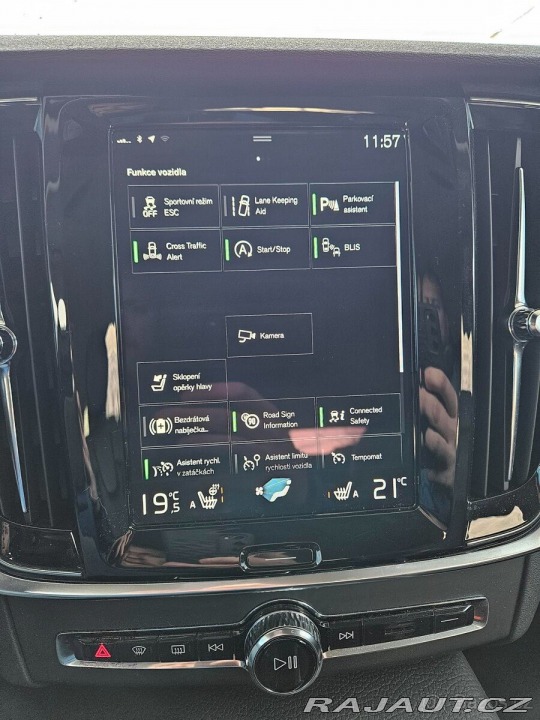 Volvo V90 2,0   145 kw -NEZ.TOPENI 2021