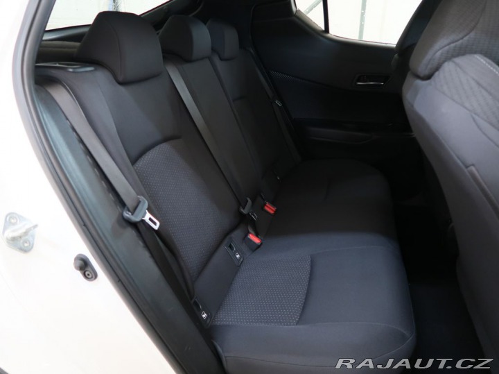 Toyota C-HR 1.8HYBRID,72kW,DYNAMIC,CV 1800