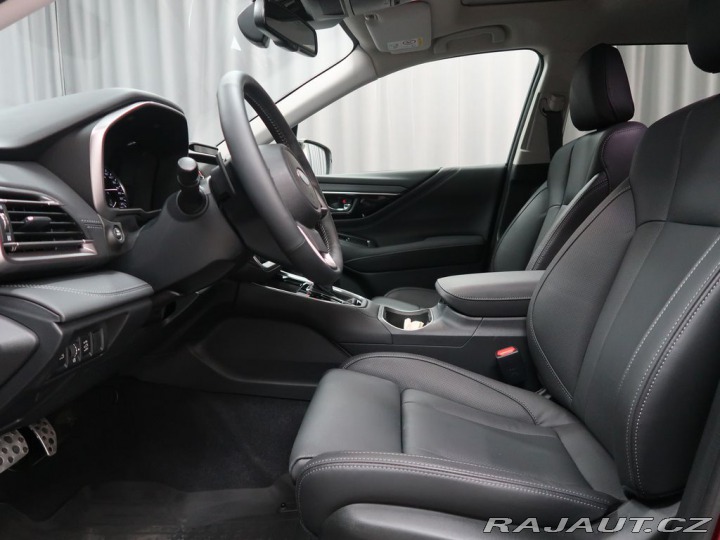 Subaru Outback TOURING 4X4. Služební vůz 2025