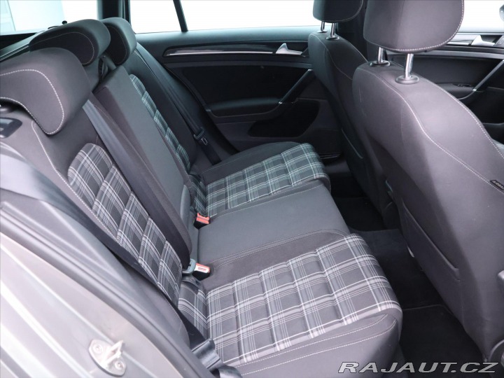 Volkswagen Golf 2,0 GTD 135kW DSG Serv.kn 2016