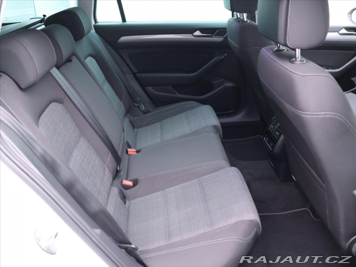 Volkswagen Passat 2,0 TDI DSG Business 1.Ma 2021