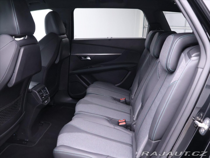 Peugeot 5008 1,2 PT Aut. Allure 7-Míst 2023