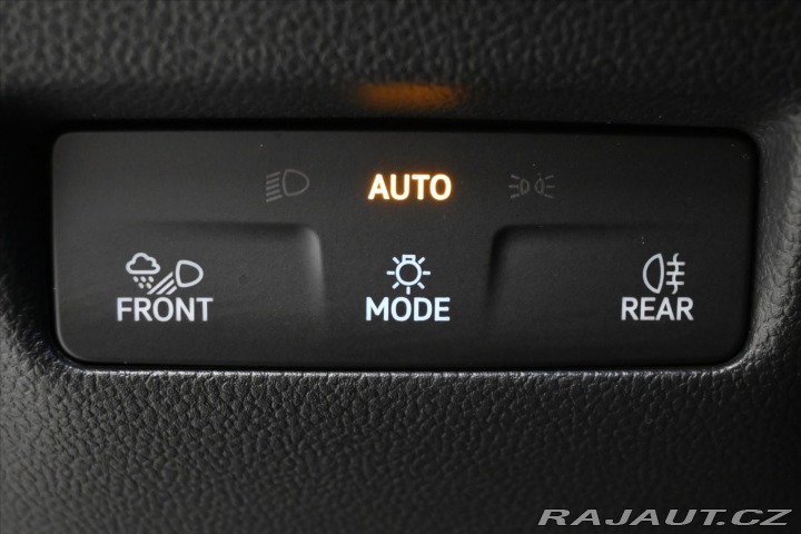 Škoda Superb 1,5 TSI 110kW DSG Selecti 2025