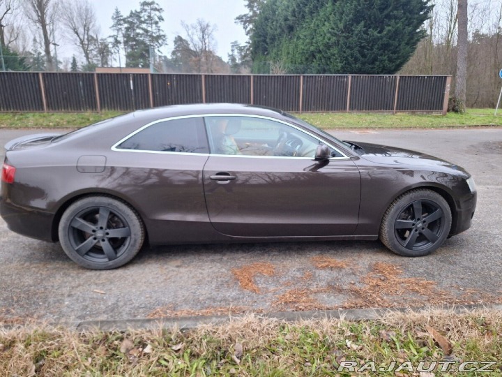 Audi Q5 2,0   2 l benzin 2011