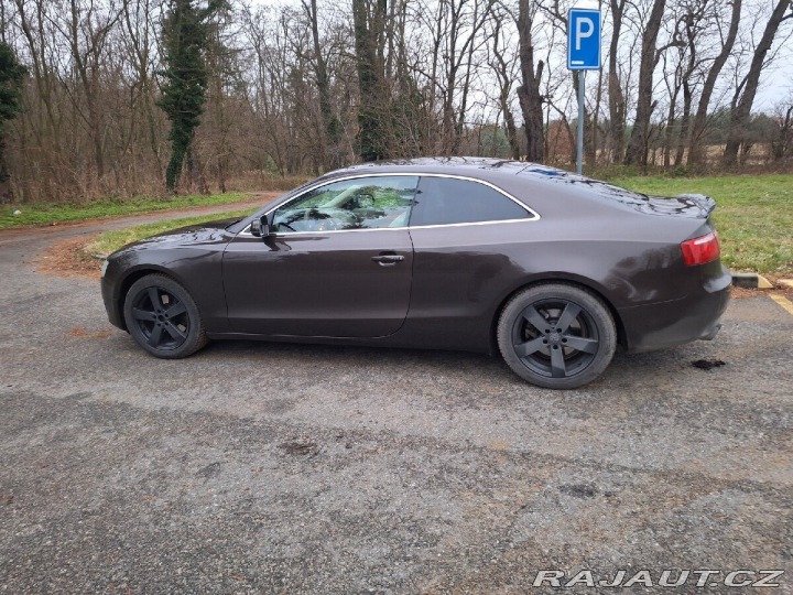 Audi Q5 2,0   2 l benzin 2011