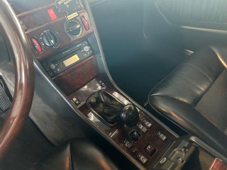 Mercedes-Benz 124 E320 kabriolet 1995