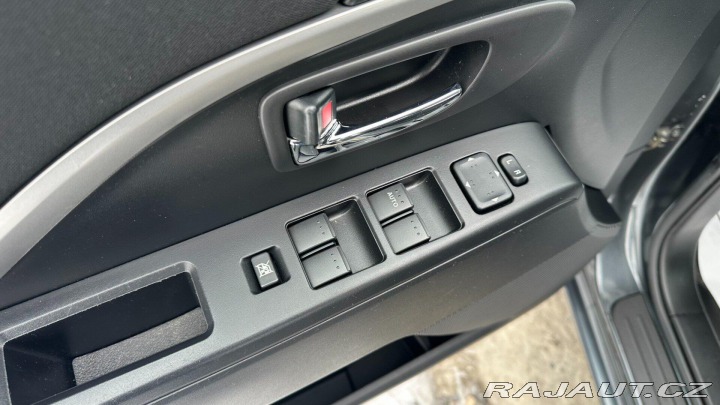 Mazda 5 1.8i 85kW *5míst*Isofix* 2011