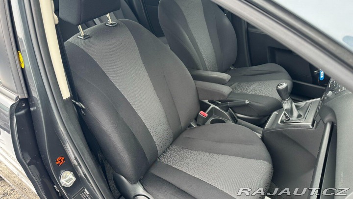 Mazda 5 1.8i 85kW *5míst*Isofix* 2011