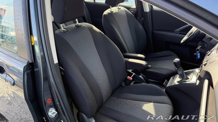 Mazda 5 1.8i 85kW REZERVOVANO 2011