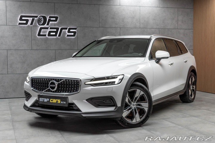 Volvo V60 Cross Country B4 AWD REZE 2022