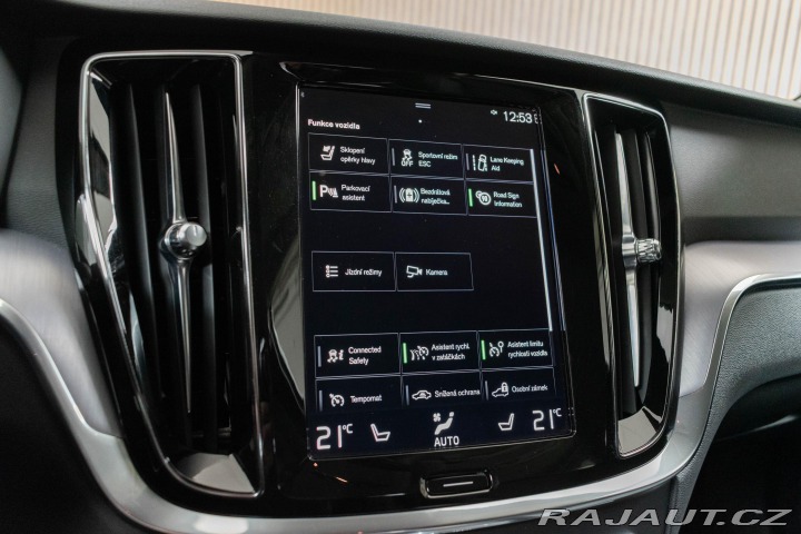 Volvo V60 Cross Country B4 AWD REZE 2022