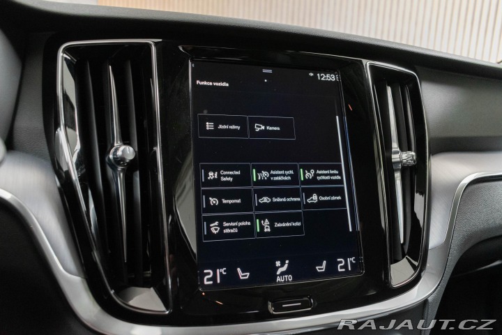 Volvo V60 Cross Country B4 AWD *ZÁR 2022