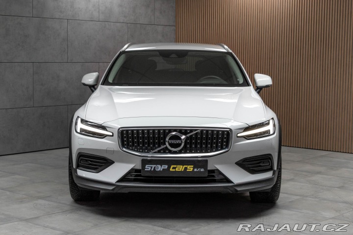 Volvo V60 Cross Country B4 AWD REZE 2022