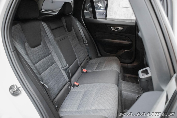 Volvo V60 Cross Country B4 AWD REZE 2022