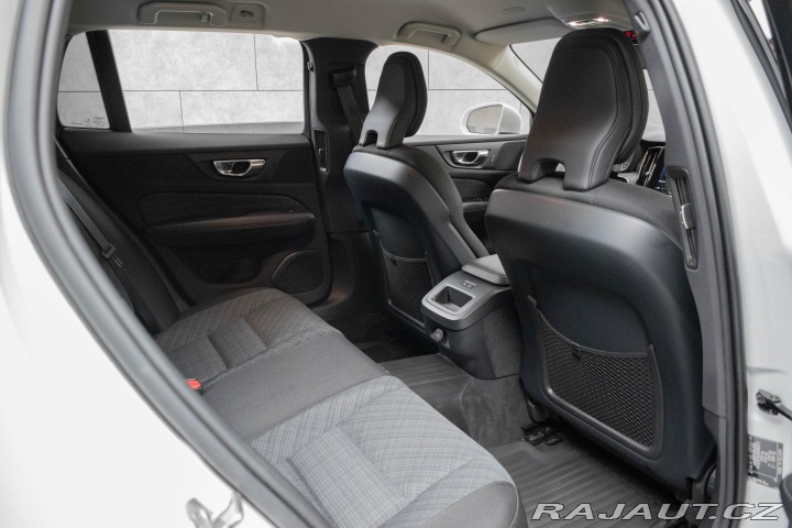 Volvo V60 Cross Country B4 AWD REZE 2022