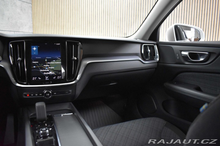 Volvo V60 Cross Country B4 AWD *ZÁR 2022