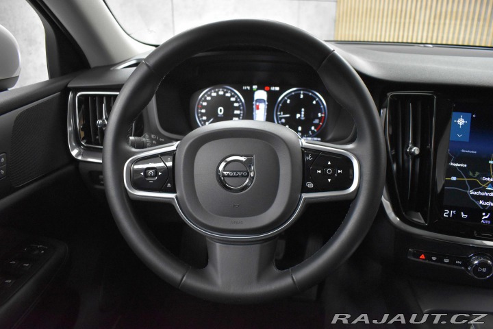 Volvo V60 Cross Country B4 AWD *ZÁR 2022
