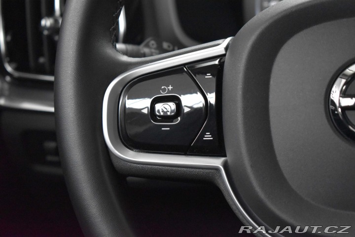 Volvo V60 Cross Country B4 AWD REZE 2022