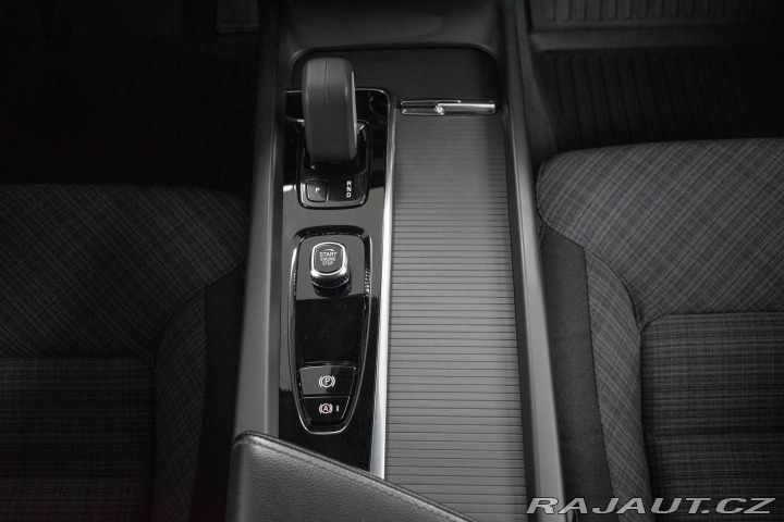 Volvo V60 Cross Country B4 AWD *ZÁR 2022