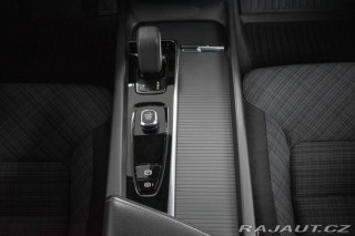 Volvo V60 Cross Country B4 AWD *ZÁR 2022