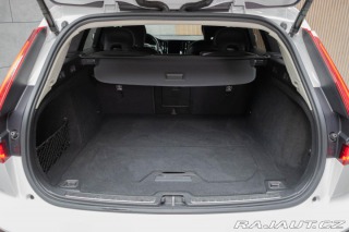 Volvo V60 Cross Country B4 AWD *ZÁR 2022