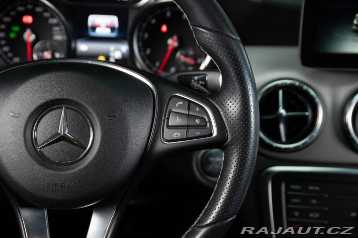 Mercedes-Benz CLA Shooting Brake  180 1.6 9 2017