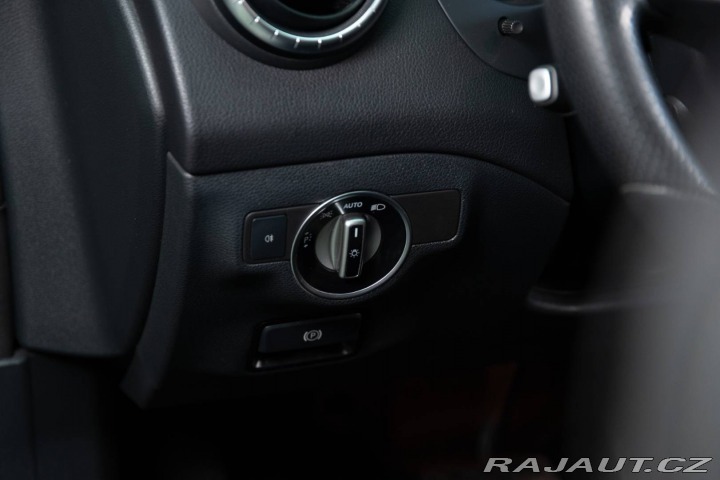 Mercedes-Benz CLA Shooting Brake  180 1.6 9 2017