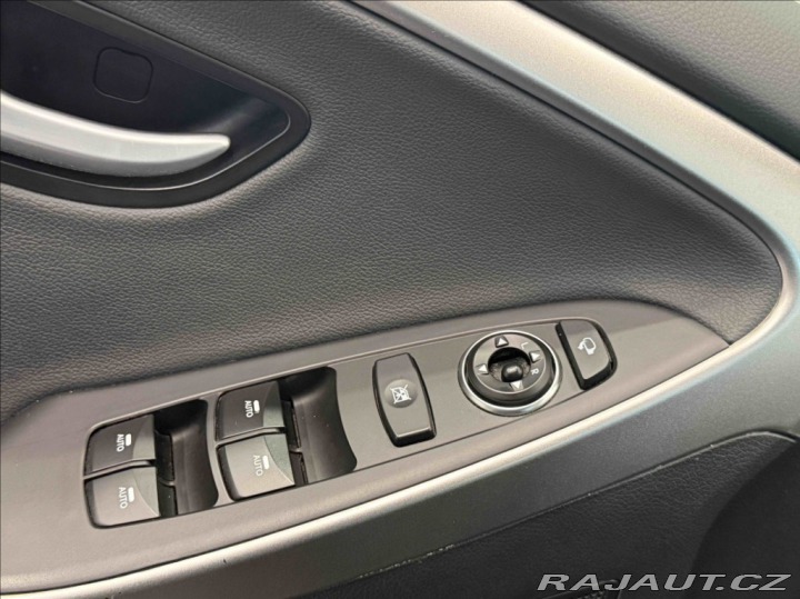 Hyundai i30 1,6 i 99kW STYLE 2014