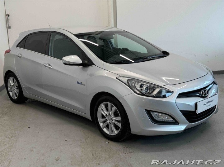 Hyundai i30 1,6 i 99kW STYLE 2014
